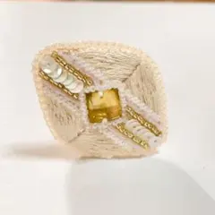 ビーズ刺繍ポニーフック