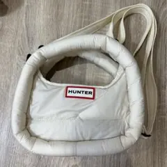 HUNTER フレイムド パファー ミニ ホーボー　ホワイト