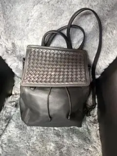BOTTEGA VENETAレザーリュック イントレチャート　ブラックのサムネイル