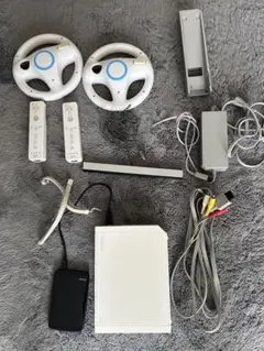 Wii本体と台、板、プロコン2リモコン4ヌンチャク2ハンドル3ソフト7合計