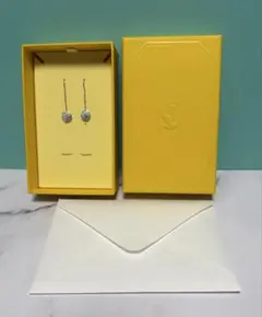 スワロフスキー　ピアス