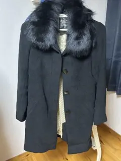 ★セシルマクビー　黒ファー襟ロングコート Mサイズ