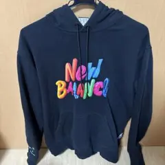 New Balance カラフルロゴ パーカー