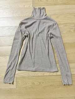 ジーユー　ボーダー タートルネック リブニット 長袖カットソー