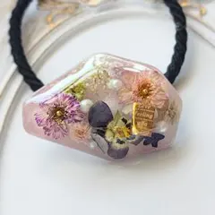 ✾ ヘアゴム ✾ドライフラワー レジン ハンドメイド マゼンタ ほんのり