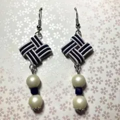 水引風車　ネイビー•純白　ピアス、イヤリング