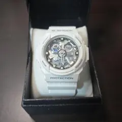 CASIO G-SHOCK GA-300 ホワイト 腕時計