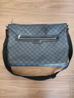 Item thumbnail for item 06c3435e-9f53-4648-a0b0-d7acb9619582