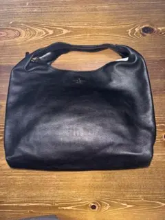 kate spade 黒のレザーバッグ ドット柄内装
