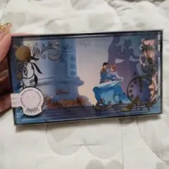 新品未使用イッツデモDisneyディズニーアイシャドウパレットシンデレラのサムネイル