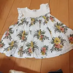 ★petit main ボタニカル　花柄 フリル トップス サイズ100のサムネイル