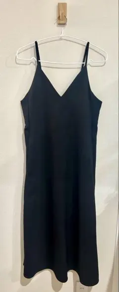 GU 黒のキャミワンピース