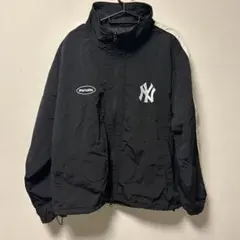 Perushu✖️MLBコラボナイロンジャケット