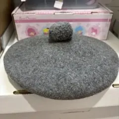 グレー ベレー帽 刺繍付き