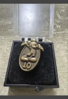 ミッキーマウス ブロンズピンバッジ 10周年