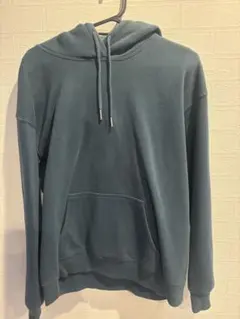 緑フード付きパーカー