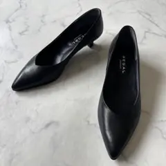 REGAL　ポインテッドトウカッターパンプス 本革 黒　22.5　レザー