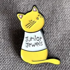 ピンバッジ　ネコ　猫　ねこ　イエロー　ブローチ