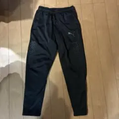 PUMA ブラックジャージパンツ 150