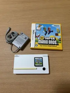 ニンテンドー DSi ホワイト 充電器付き (ソフト付き)