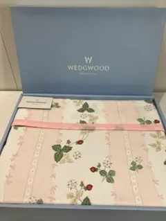 ★未使用★WEDGWOOD ウェッジウッド　ワイルドストロベリー 綿毛布 ピンクのサムネイル