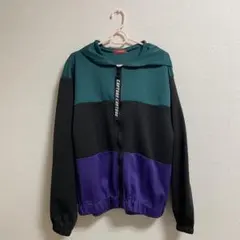 パーカー　上着　Lサイズ