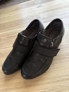 【値下げ】Gabor 黒レザー ブーティ 中ヒール ガボールのサムネイル