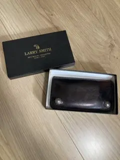 ラリースミス コンチョ付き トラッカーウォレット 革財布のサムネイル