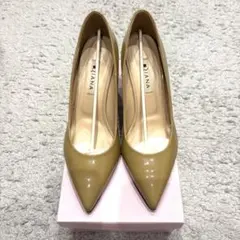 DIANA エナメル パンプス ベージュ ダイアナ 24㎝のサムネイル