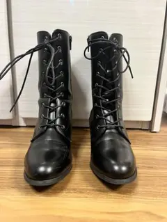 ブラックレザー レースアップブーツ 中ヒール