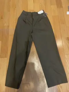 UNIQLO タックワイドパンツ M オリーブ