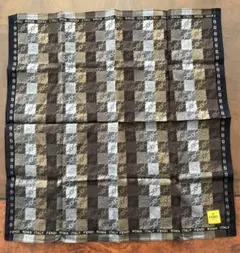 FENDI ハンカチ ブラウン系　黒系のサムネイル