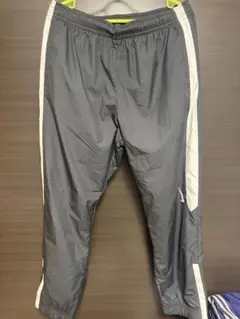 NIKE ナイロンパンツ トラックパンツ グレーのサムネイル