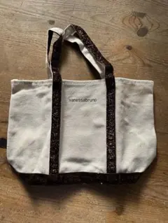 Item thumbnail for item 48ae3d5f-2eaf-4181-9633-c6cbff29e3cb