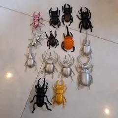 昆虫フィギュアセット　カブトムシ　クワガタ