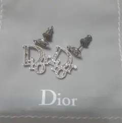 Dior ロゴデザイン シルバーピアス