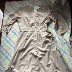 トッコクローゼット　ベージュ　ワンピース