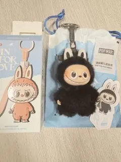 『R』キーホルダー LABUBU PIN FOR LABUBU ラブブ