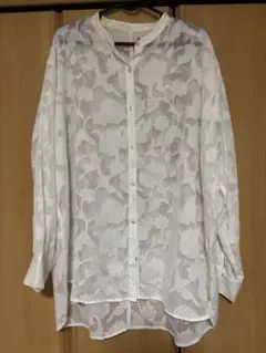 白シャツ　シースルー　ブラウス