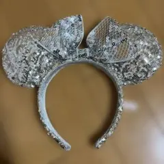 ディズニー　ミニーマウス　カチューシャ スパンコール　シルバー