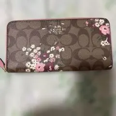 セール価格！COACH ピンクリボン長財布cz326アウトレット品 - メルカリ