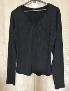 トップス Vネック黒