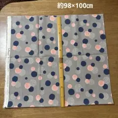 約98×100㎝　水玉　生地　はぎれ　写真より薄い色に感じます