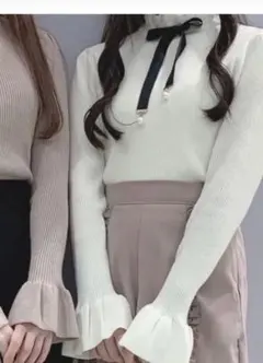 美品　Evelyn エブリン リボン付き　ハイネックリブニット アイボリー 白