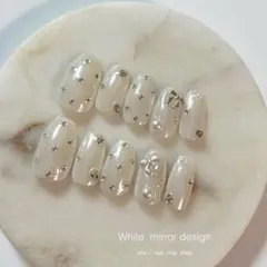 ネイルチップサイズオーダー　ニュアンスネイル　ホワイトミラー　ワンホンネイル