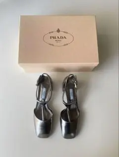 PRADA メタリックシルバー サンダル