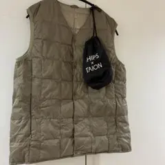 カーキ メンズ　キルティングダウンベスト 収納袋付き