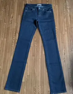 UNIQLO 22　スキニーフィットストレートジーンズ 079698