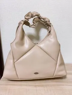 Chico ギャザーハンドル ショルダーバッグ ベージュのサムネイル