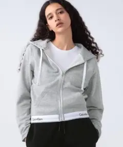 【Calvin Klein】パーカー